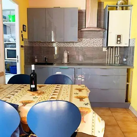 Holiday home Mitoyenne Avec Piscine Et Parking Prive, A 15 Min De La Et Activites Nautiques - Fr-1-607-62