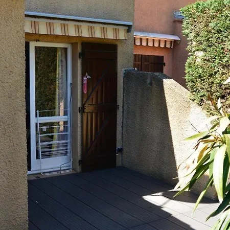 Holiday home Mitoyenne Avec Piscine Et Parking Prive, A 15 Min De La Et Activites Nautiques - Fr-1-607-62 Agde