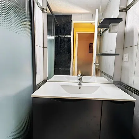 Villa Mitoyenne Avec Piscine Et Parking Prive, A 15 Min De La Et Activites Nautiques - Fr-1-607-62